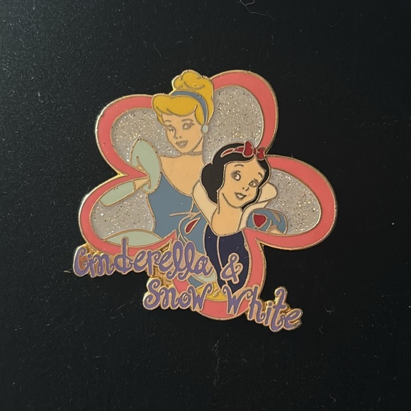 Disney World Trading Pin 2004 princess Cinderella & Snow White - Picture 4 of 5